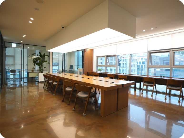 8층 리프레쉬룸