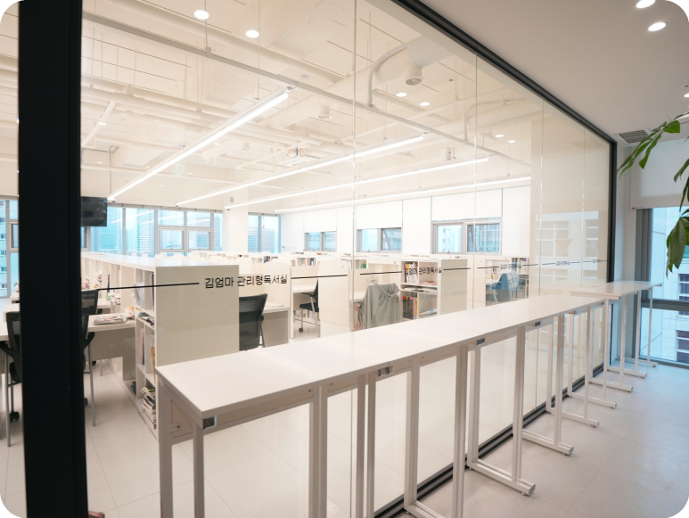 8층 독서실 내부